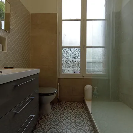 Maison Spacieuse, 16 Personnes, Jardin Les Aires